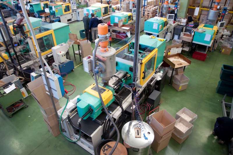 监控塑料制造厂的机器运行时间